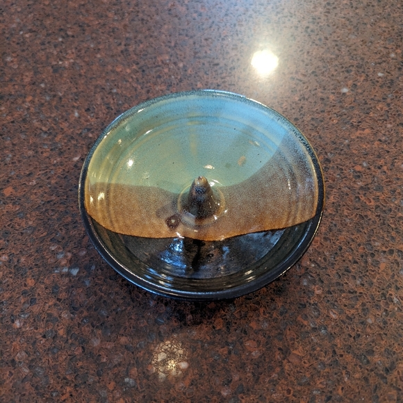 Artist-signed Tony Holman Pottery Omelet Dish NWOT - Picture 2 of 7